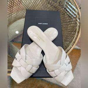Woman’s Saint Laurent Porcellana Sandals